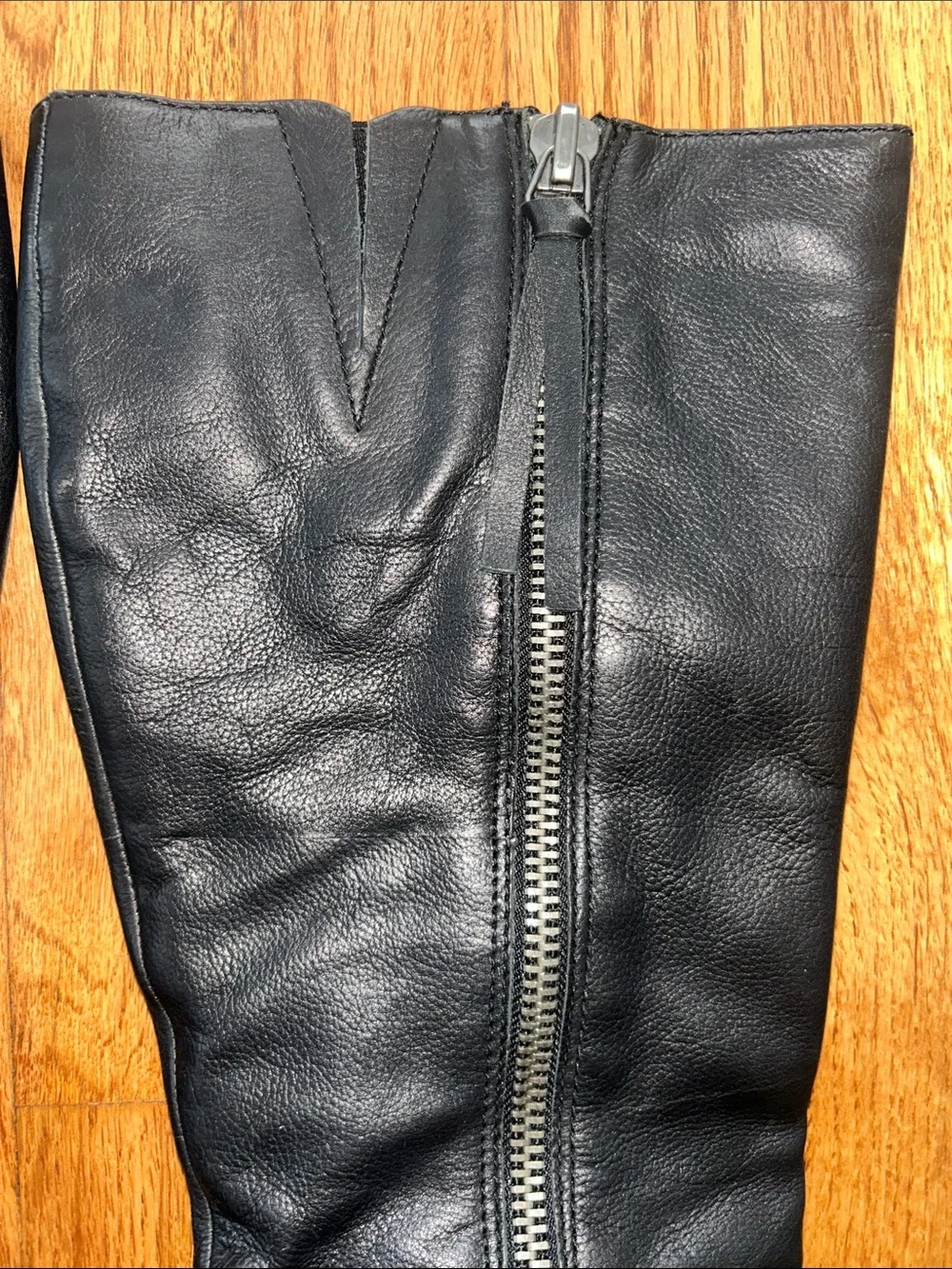 Simply Vera Wang Vintage Leather High-Heel Knee Boots - Sleek Zip Closure sz 7.5